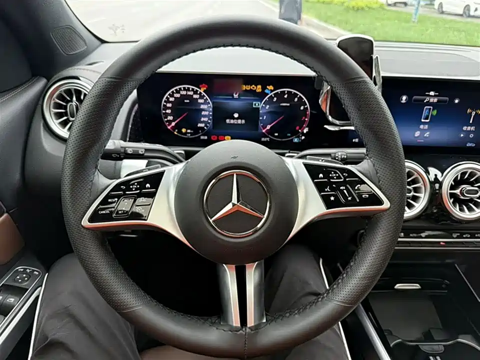 Mercedes-Benz GLB Mercedes-Benz GLB