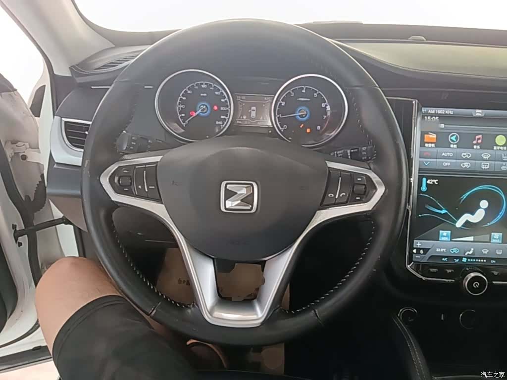 Zotye SR7, 2016 11