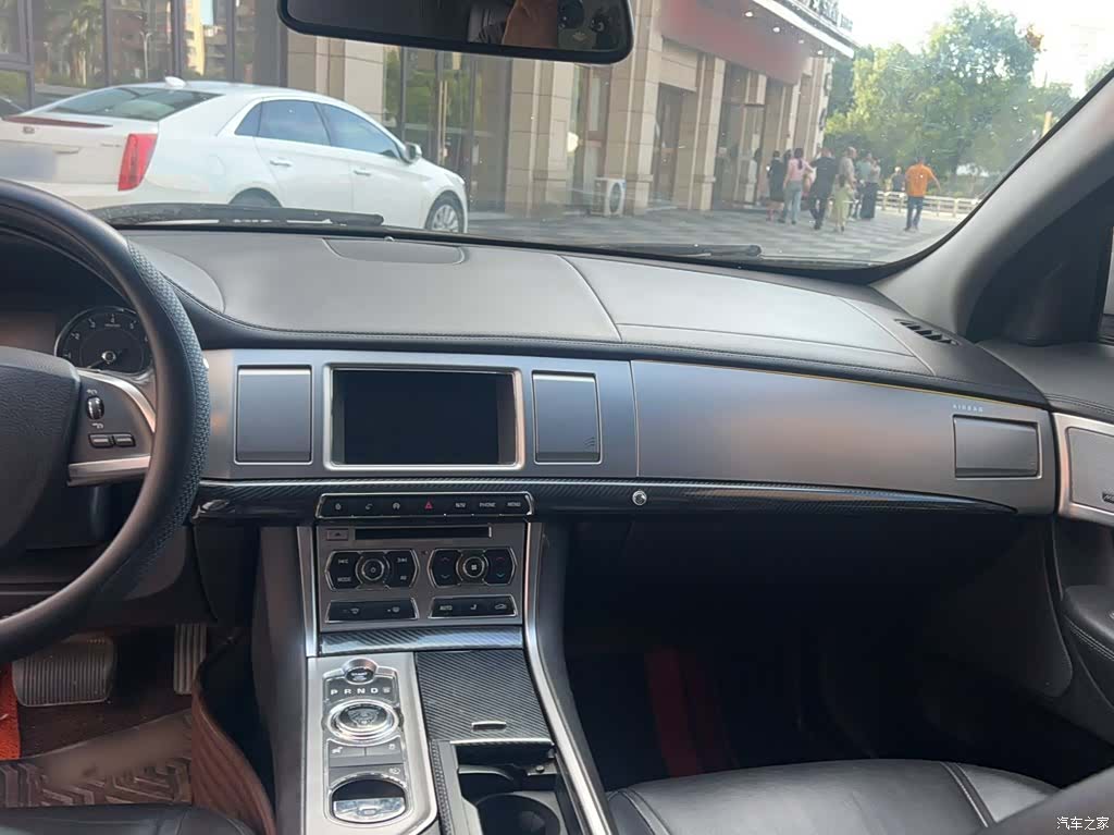 Jaguar XF, 2014 11