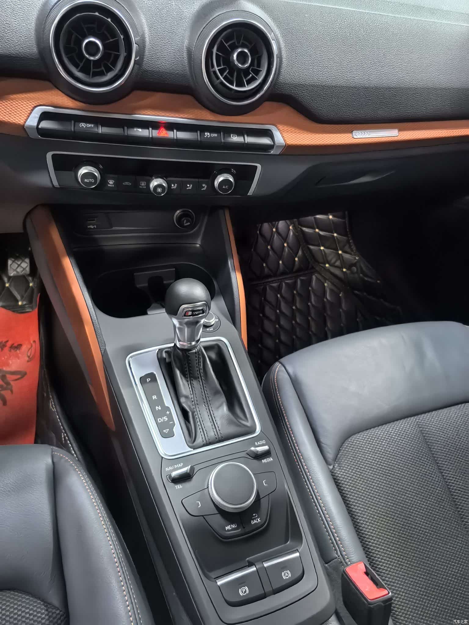 Audi Q2L, 2019 10