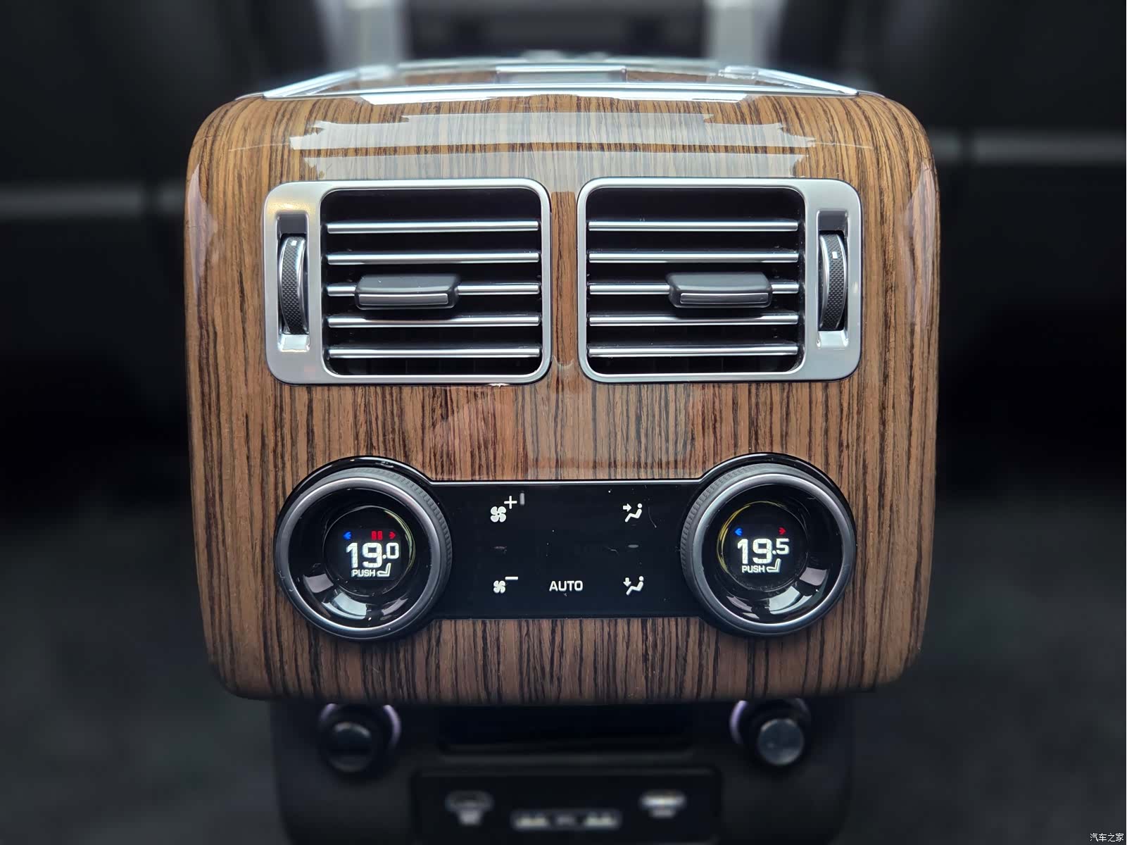 Land Rover Range Rover, 2019 16