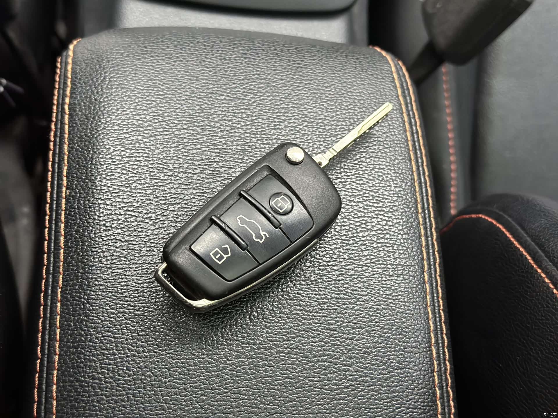 Audi Q2L, 2019 18