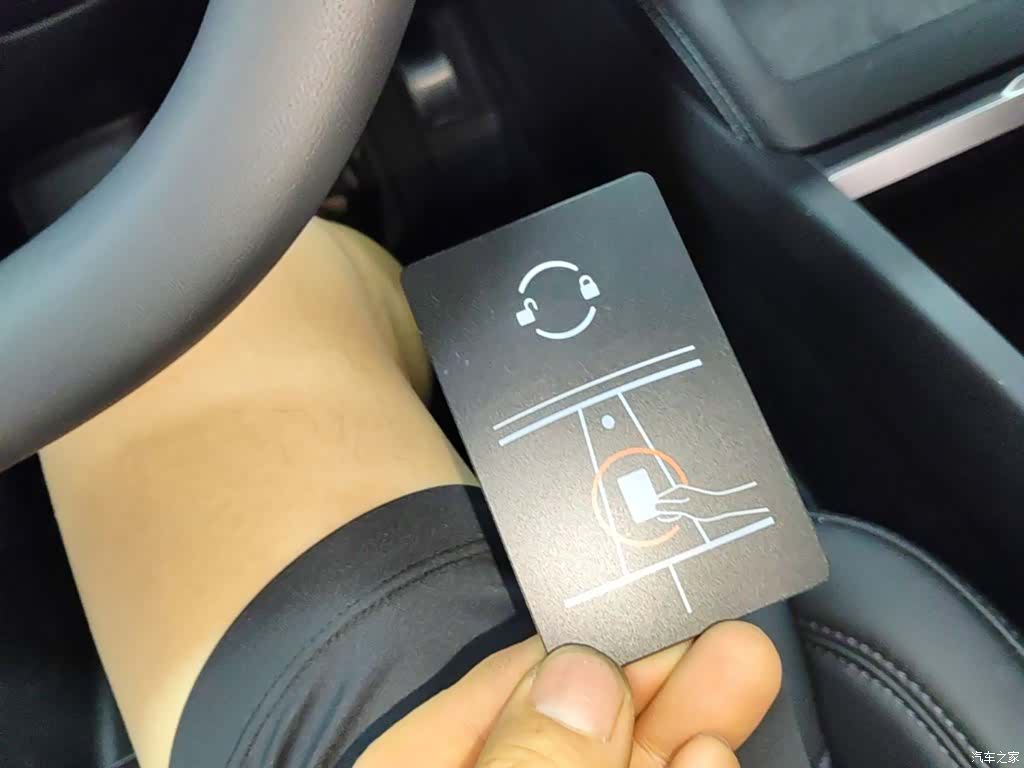 Tesla Model 3, 2025 9