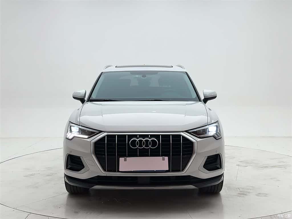 Audi Q3, 2022 2