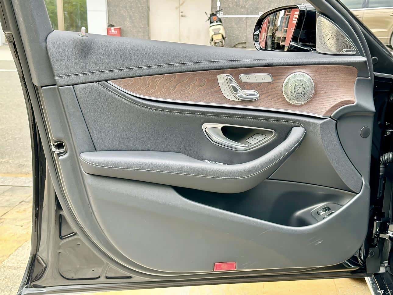 Mercedes-Benz E-Class, 2021 10