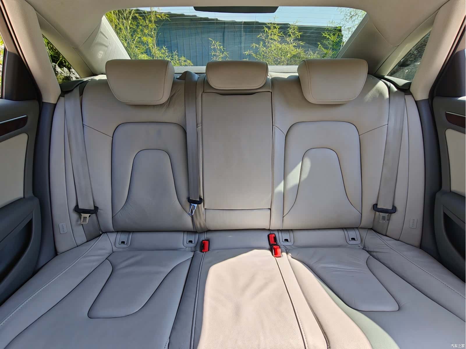 Audi A4L, 2012 22
