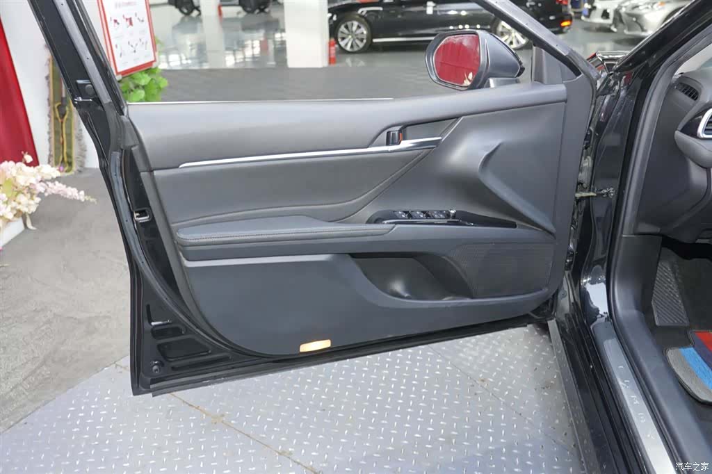 Toyota Camry, 2020 10