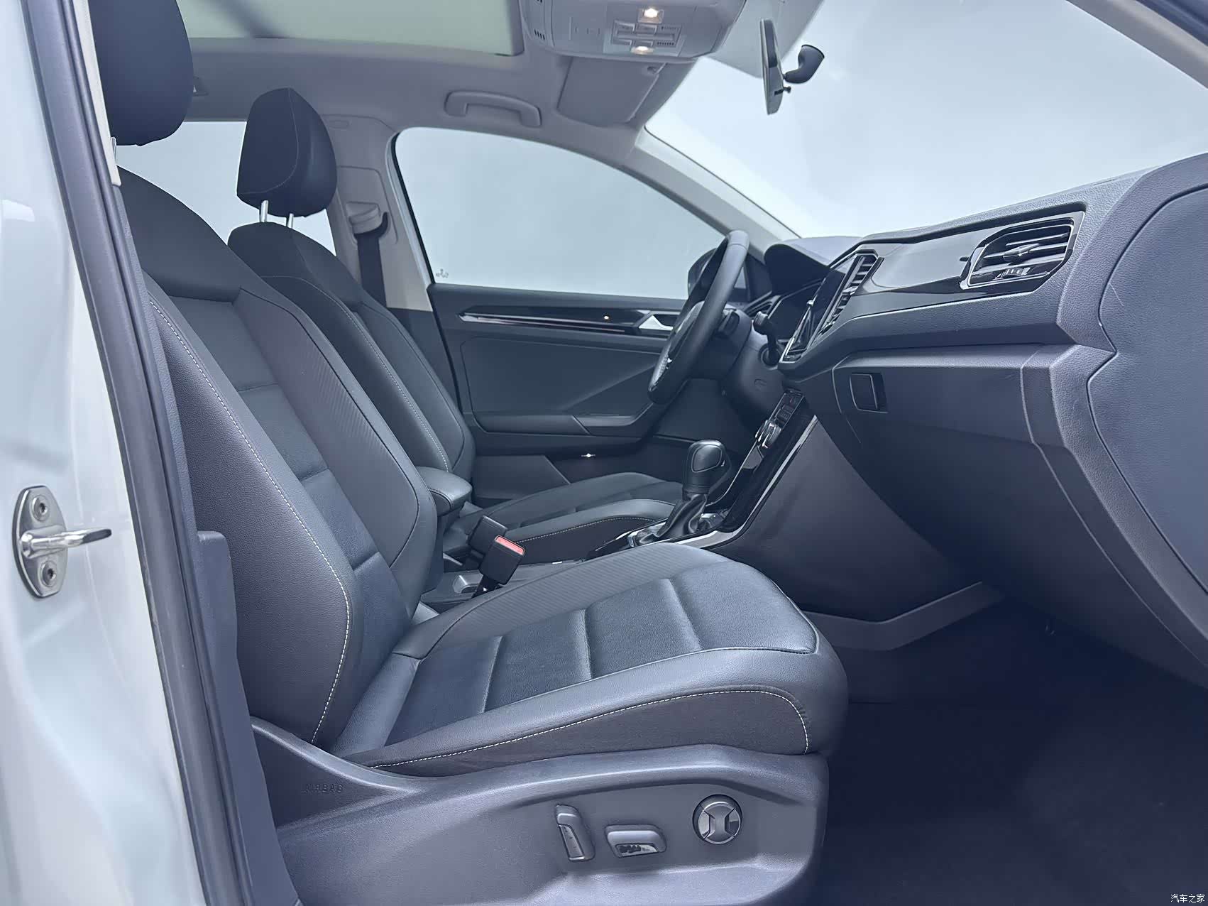 Volkswagen T-ROC, 2022 8