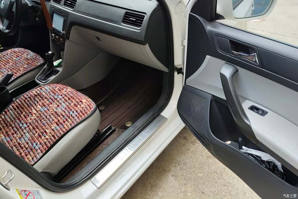 Skoda Rapid, 2016 8
