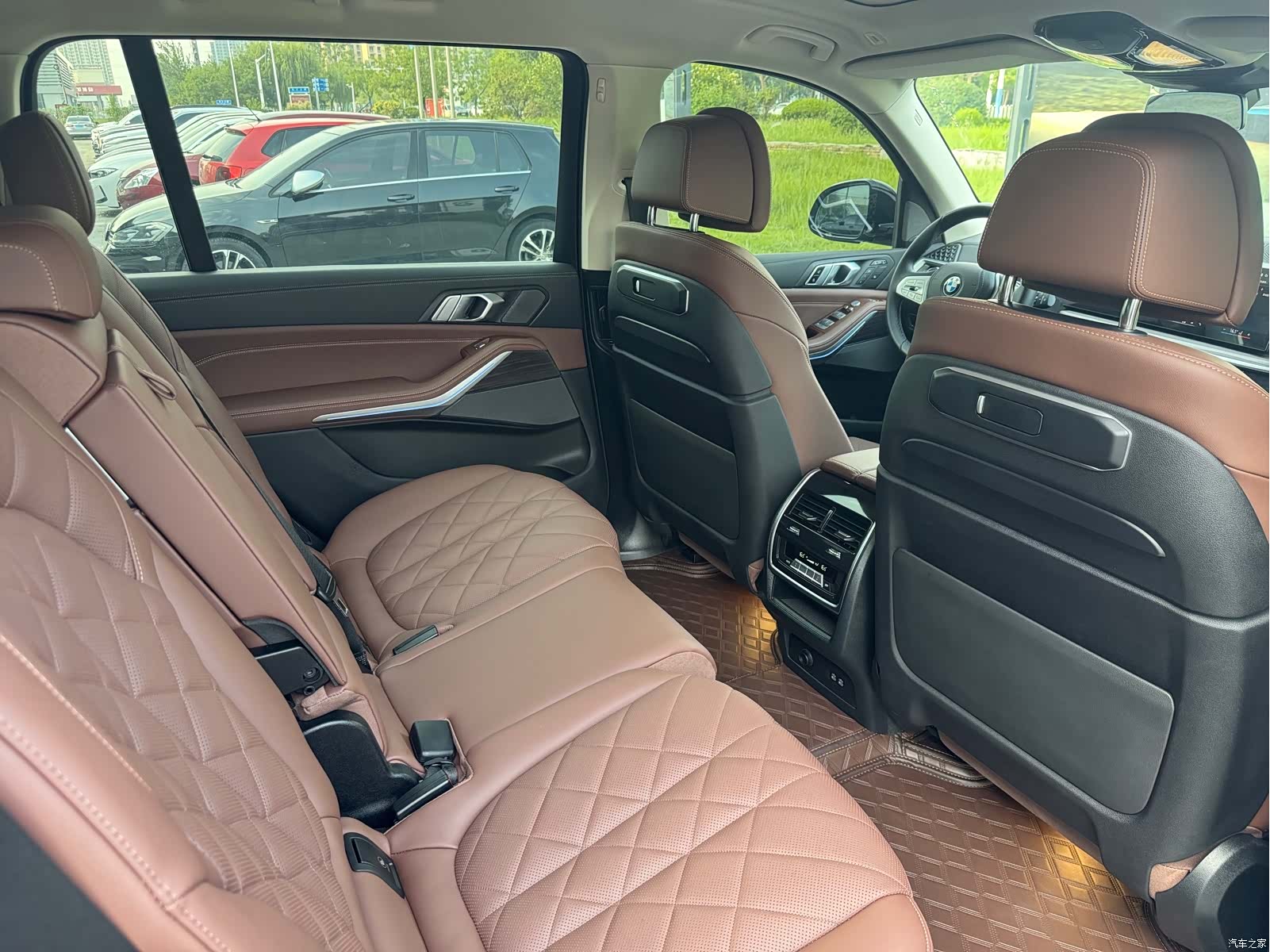 BMW X7, 2024 14