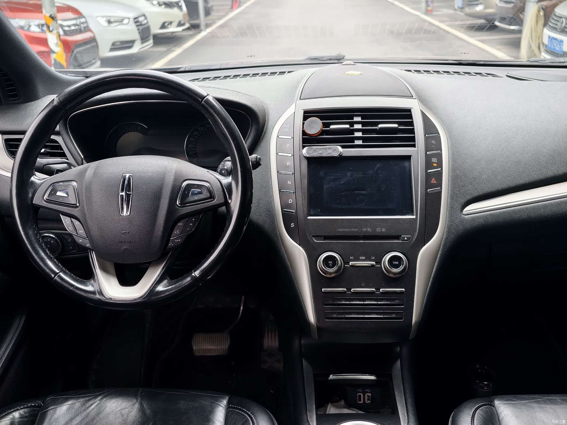 Lincoln MKC, 2019 все фото