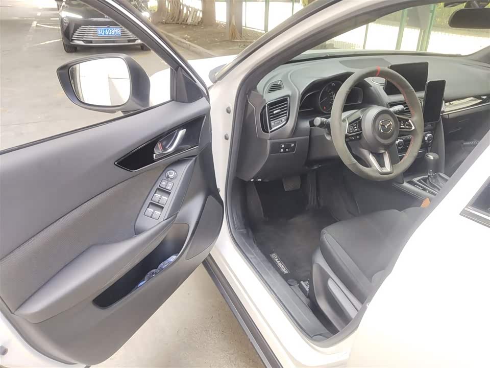 Mazda CX-4