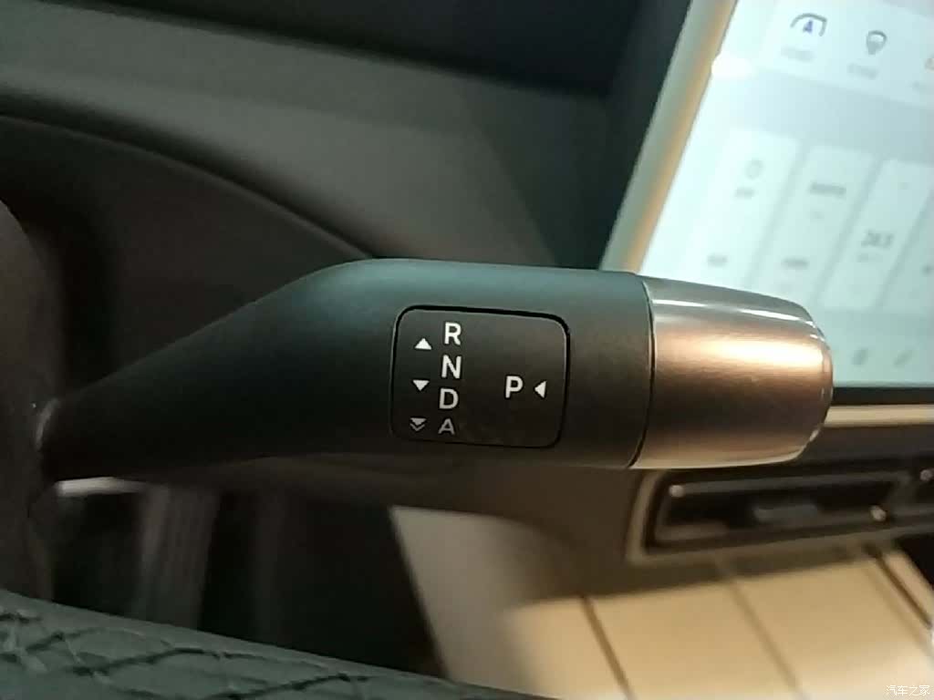 Li Auto MEGA, 2024 14
