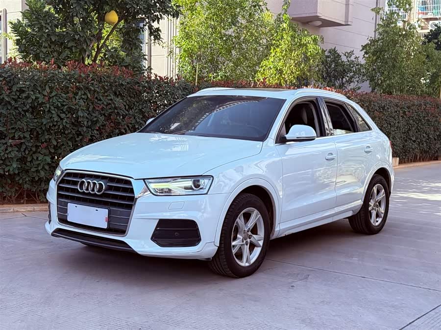 Audi Q3 2017, фото 1