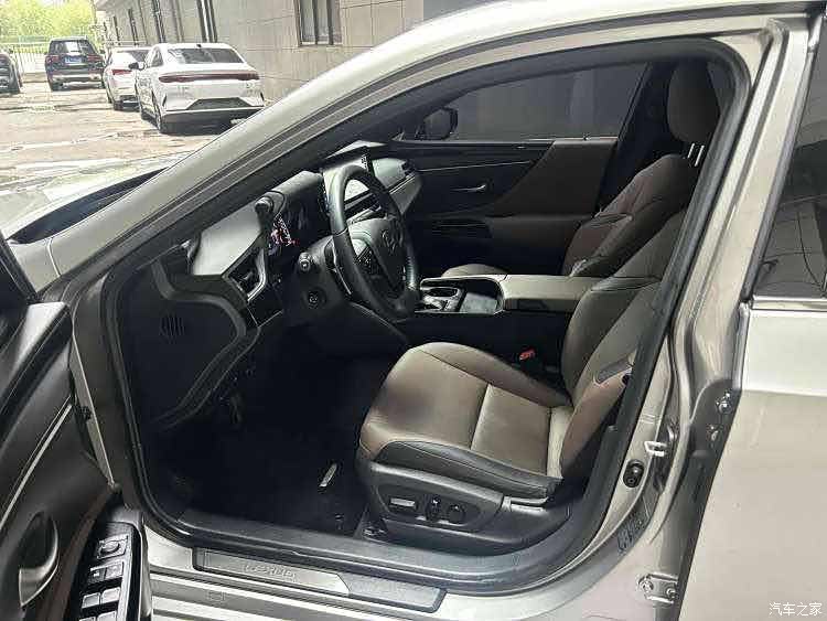 Lexus ES, 2022 6