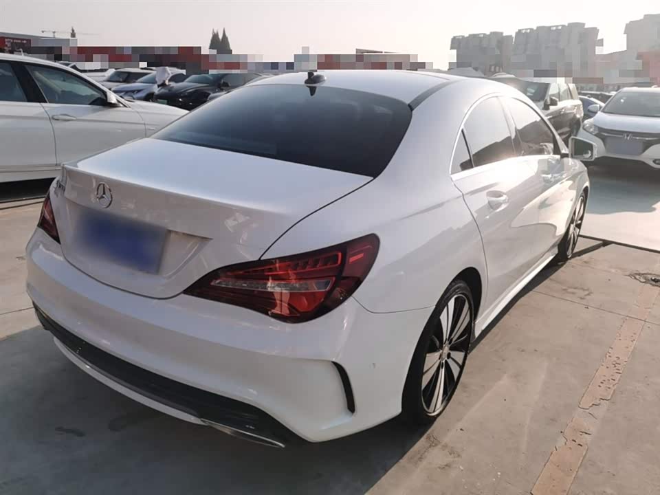 Mercedes-Benz CLA