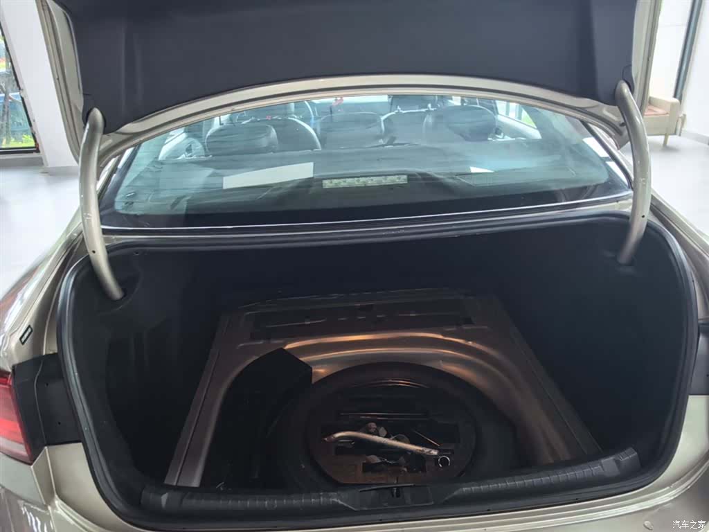 Volkswagen Lamando, 2017 19