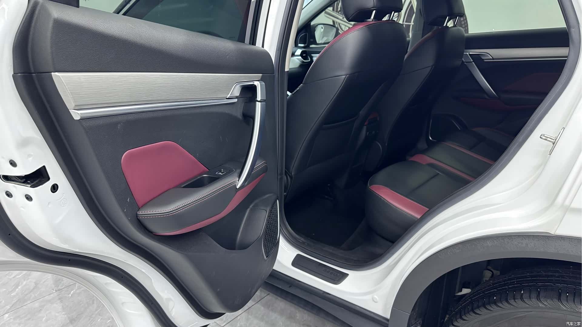 Geely Coolray, 2022 12