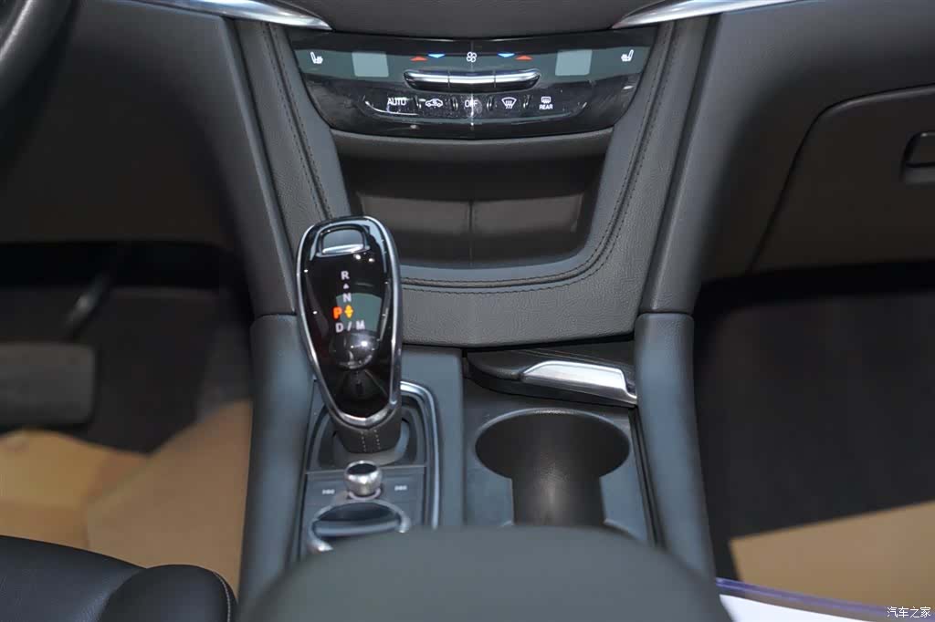 Cadillac XT5, 2021 13