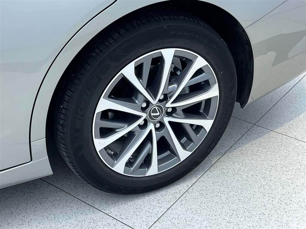 Lexus ES, 2023 7