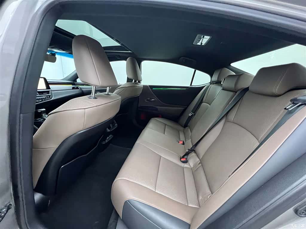 Lexus ES, 2023 26