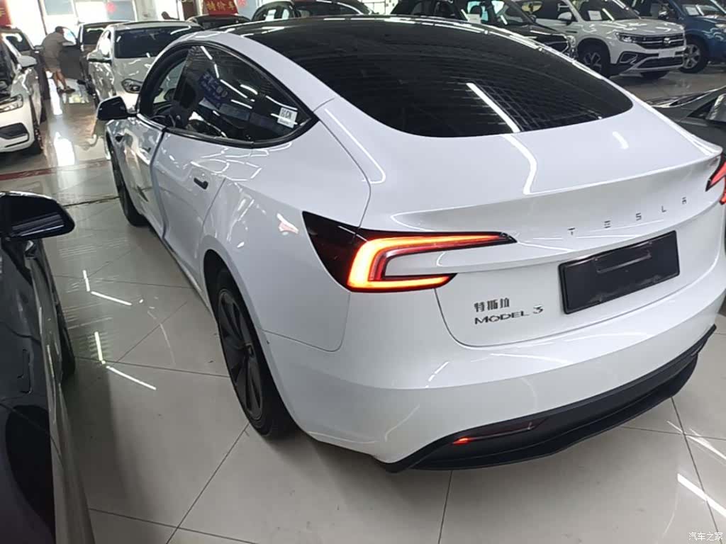 Tesla Model 3, 2024 все фото