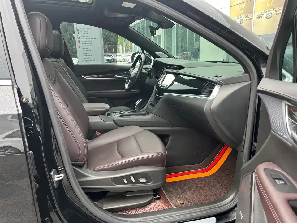 Cadillac XT6