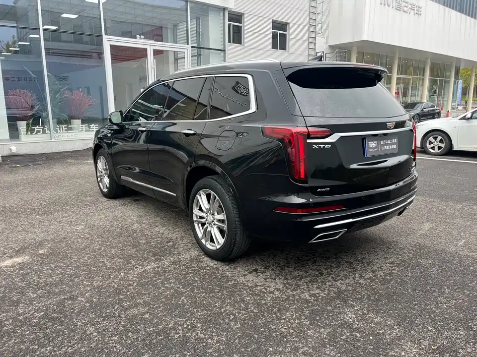 Cadillac XT6