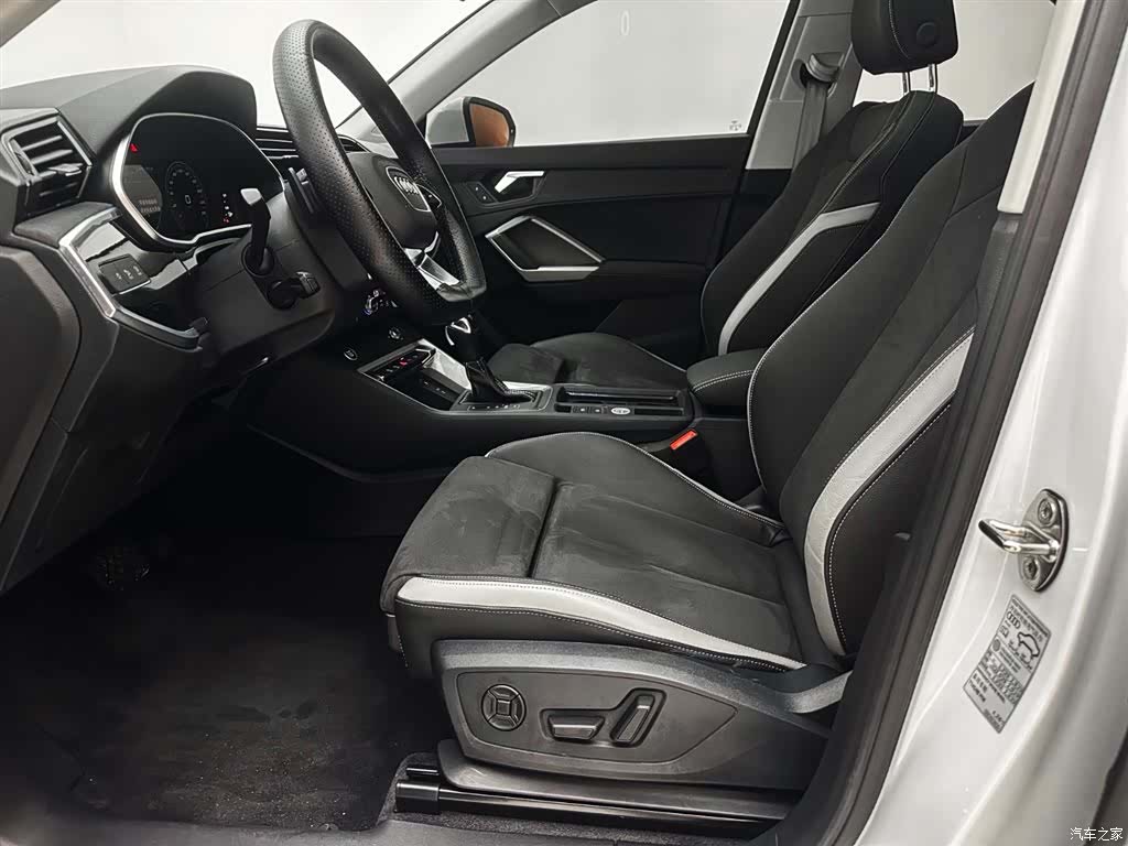 Audi Q3, 2022 10