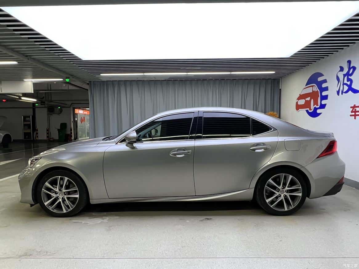 Lexus IS, 2017 все фото