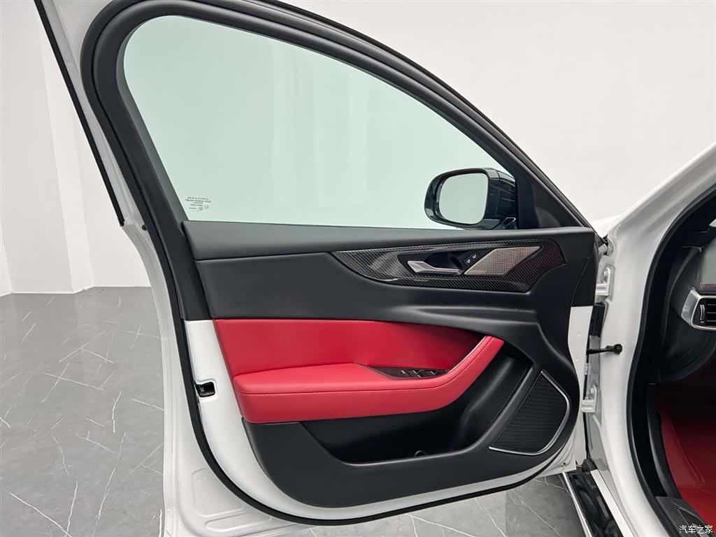 Land Rover XEL, 2025 11