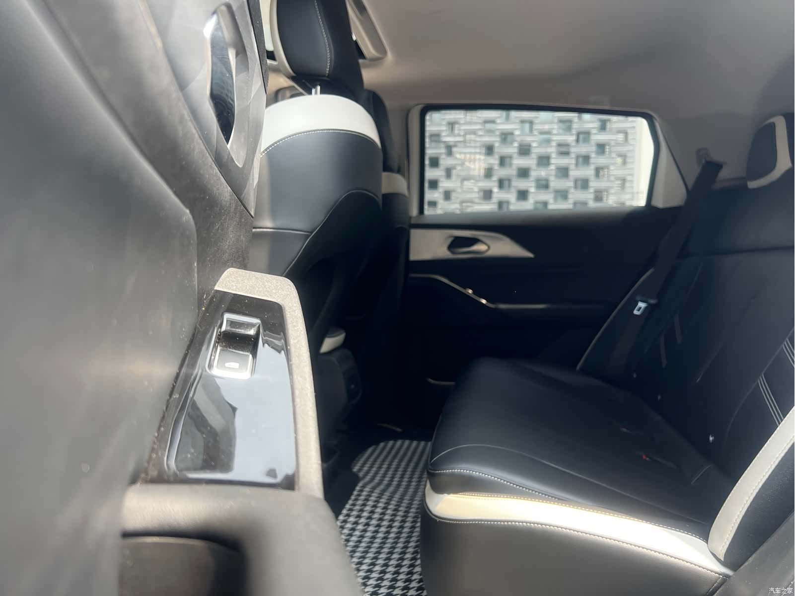 Geely E, 2022 27