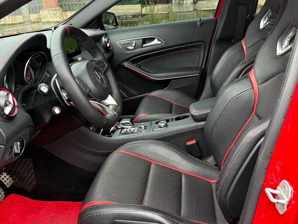 Mercedes-Benz GLA AMG