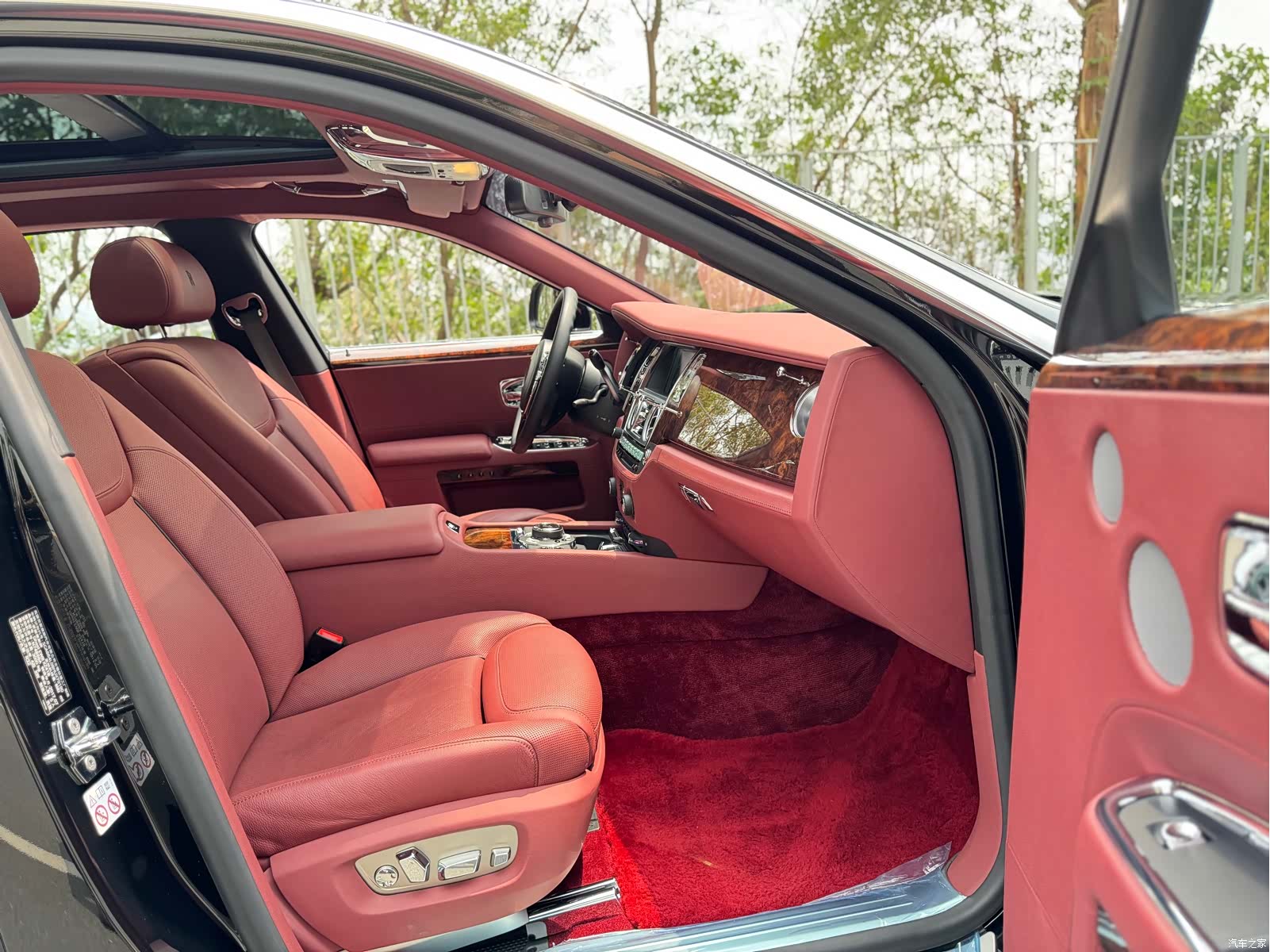 Rolls-Royce Ghost, 2017 17