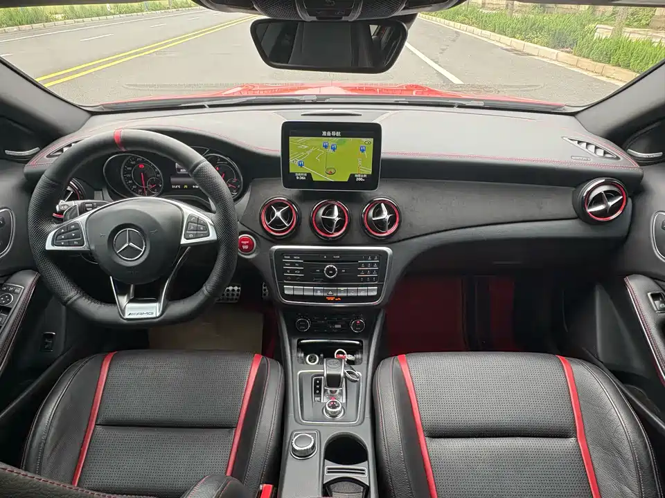 Mercedes-Benz GLA AMG