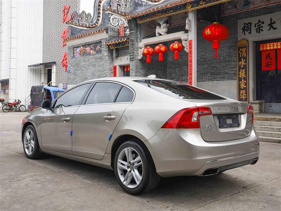 Volvo S60