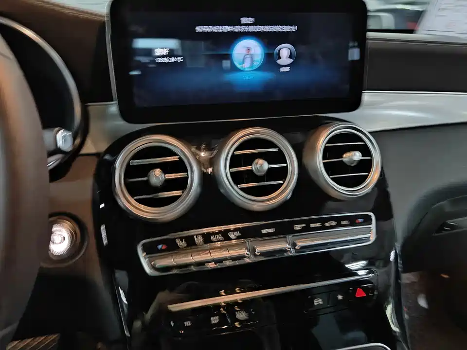 Mercedes-Benz GLC Mercedes-Benz GLC