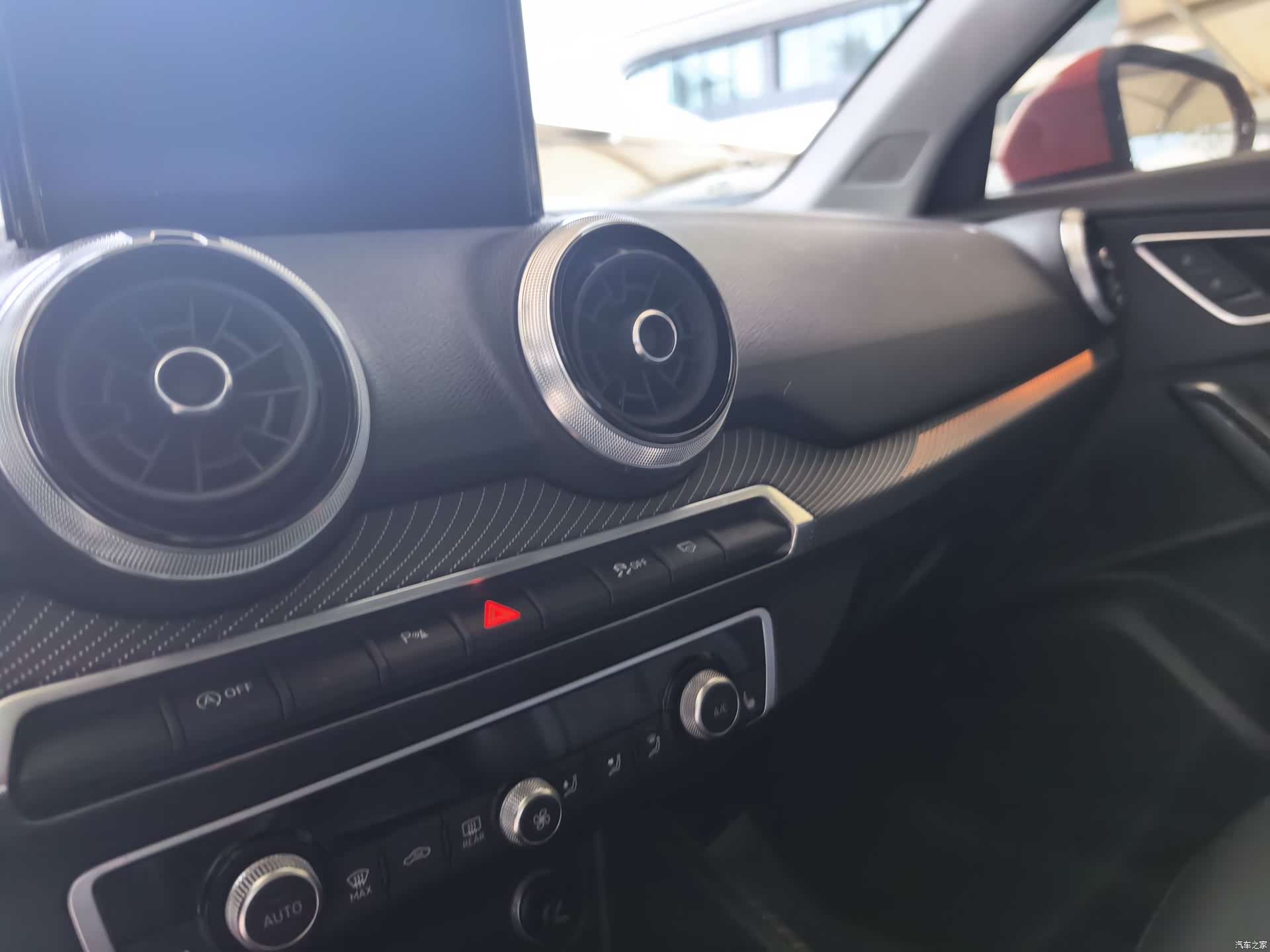 Audi Q2L, 2022 11