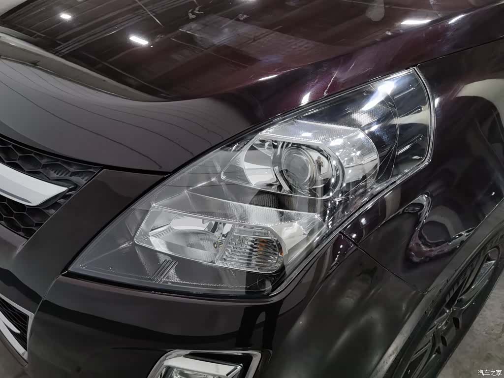 Mazda 8, 2013 7