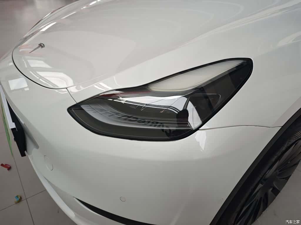 Tesla Model Y, 2023 7