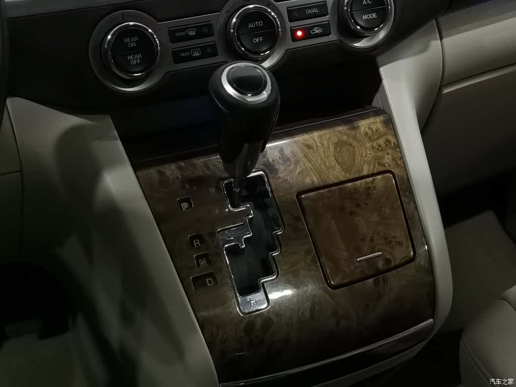 Mazda 8, 2013 13
