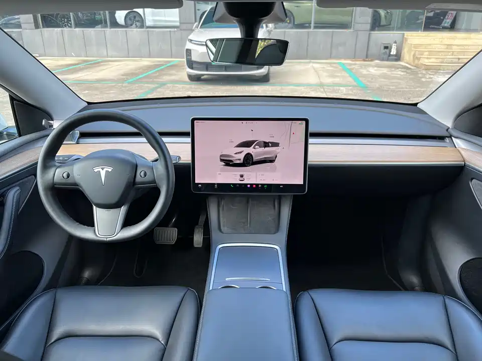 Tesla Model Y Tesla Model Y
