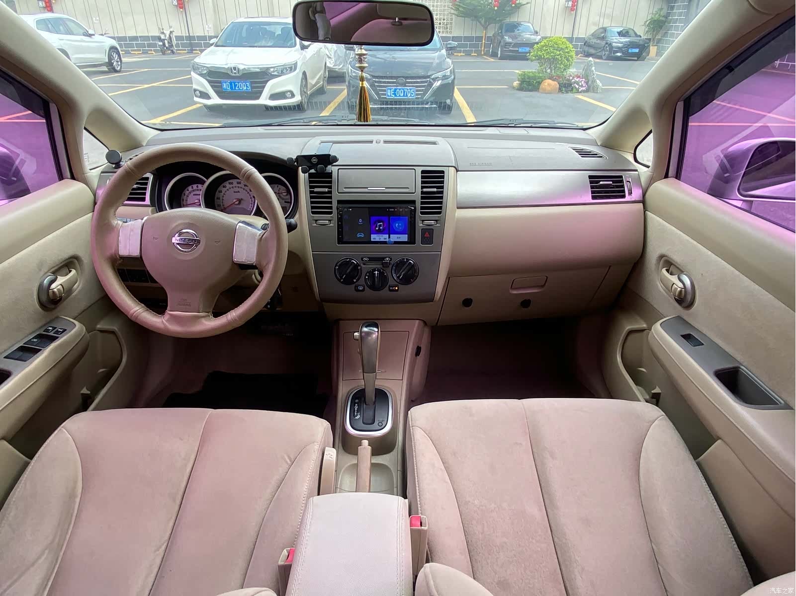 Nissan Tiida, 2011 15
