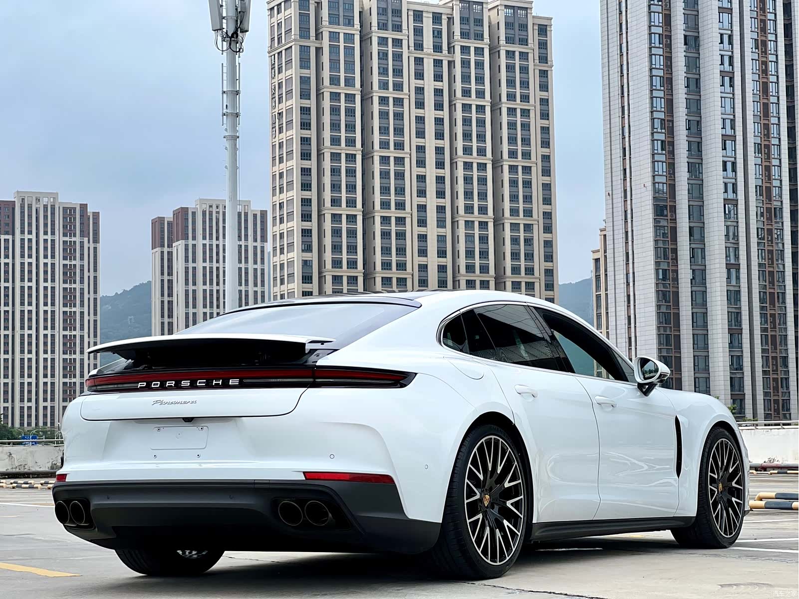 Porsche Panamera, 2025 12