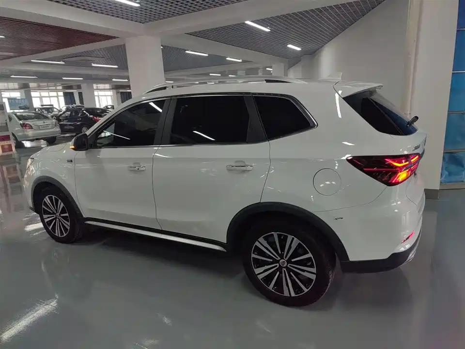 Roewe RX5