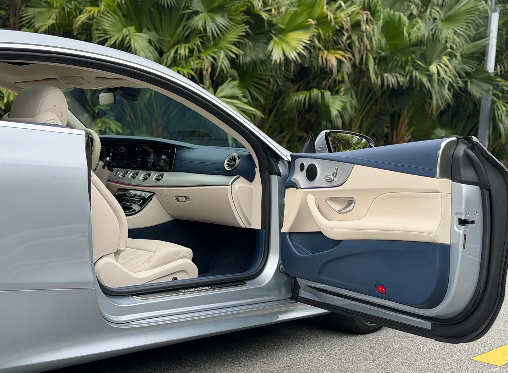 Mercedes-Benz E-Class, 2022 11