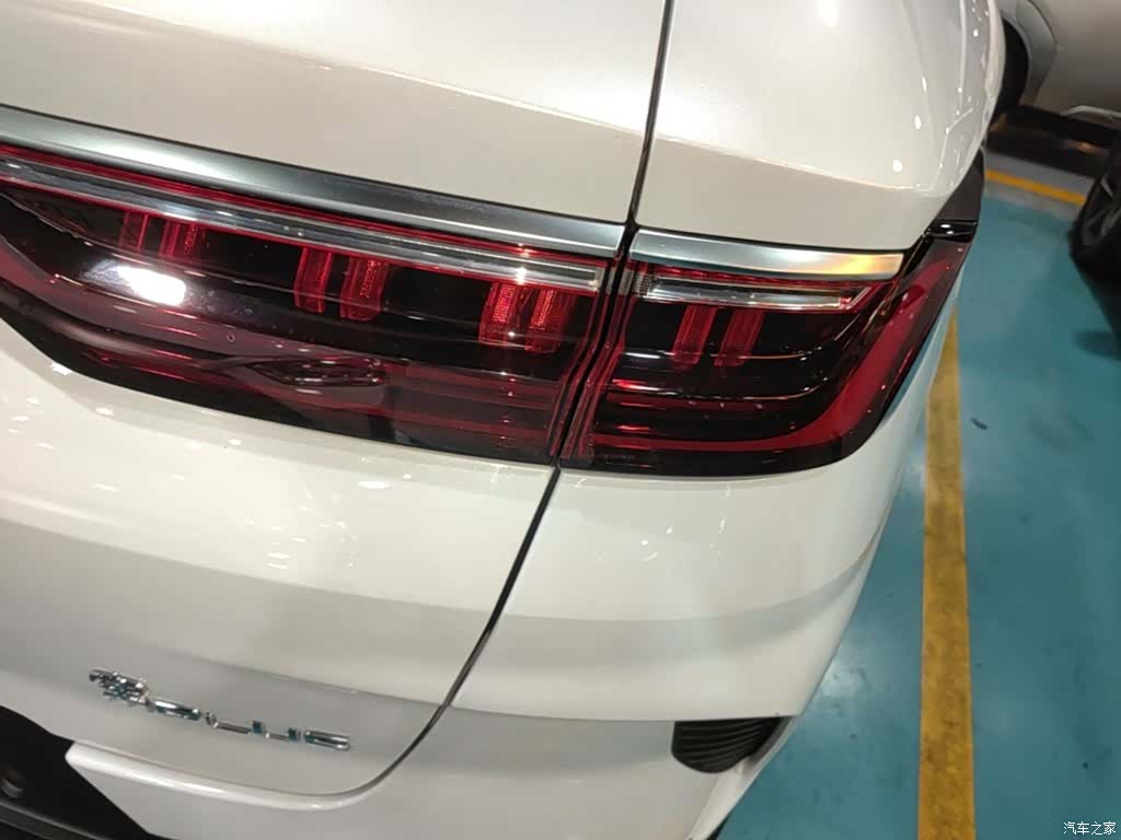 BYD Song, 2022 8