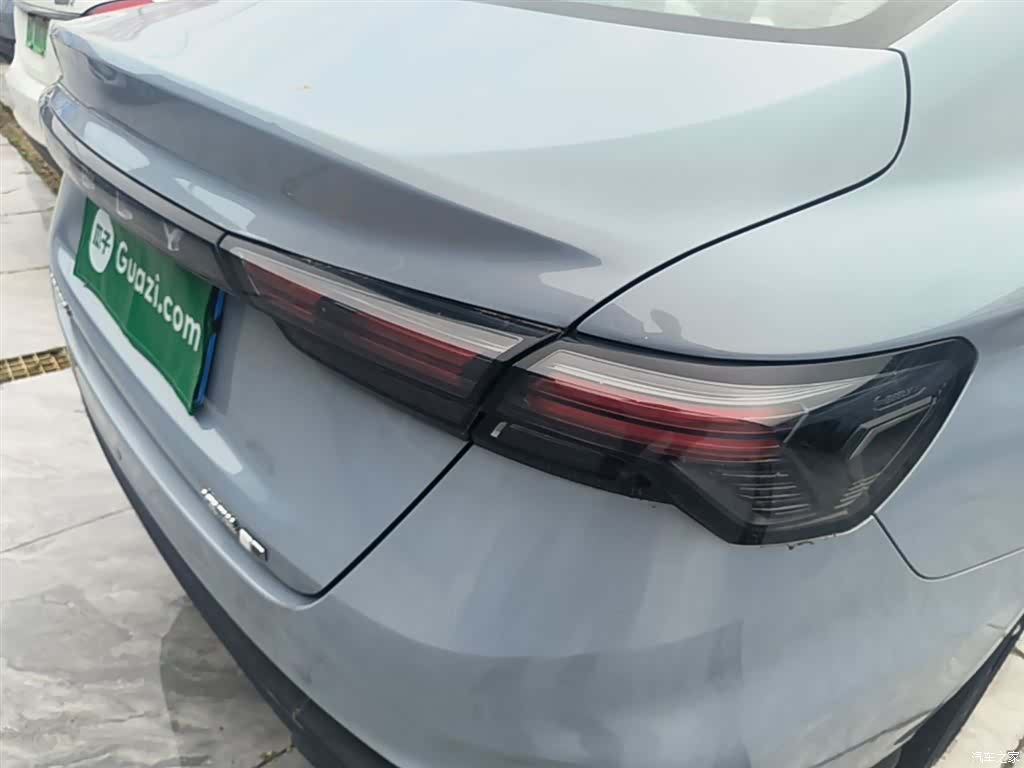 Geely Binray, 2026 8