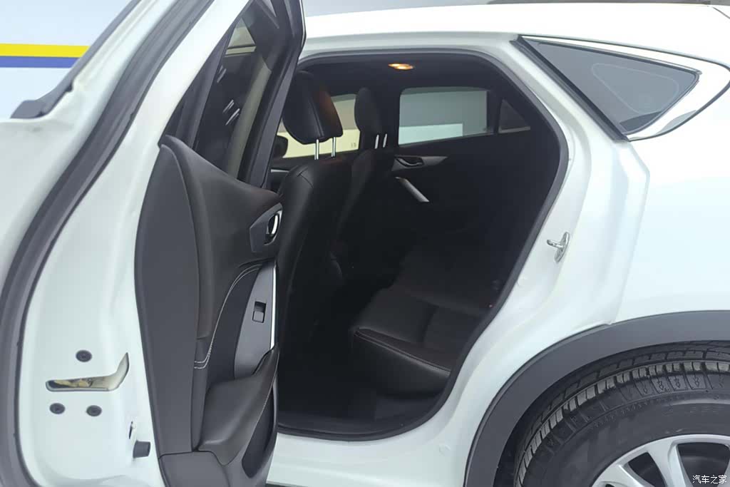 Mazda CX-4, 2017 11