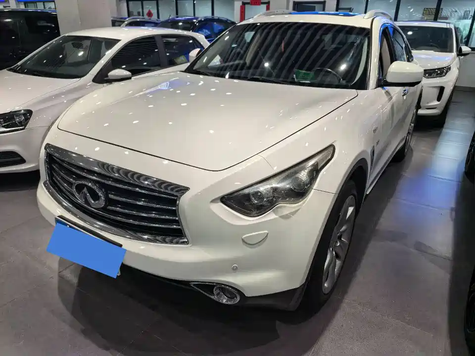 Infiniti QX70